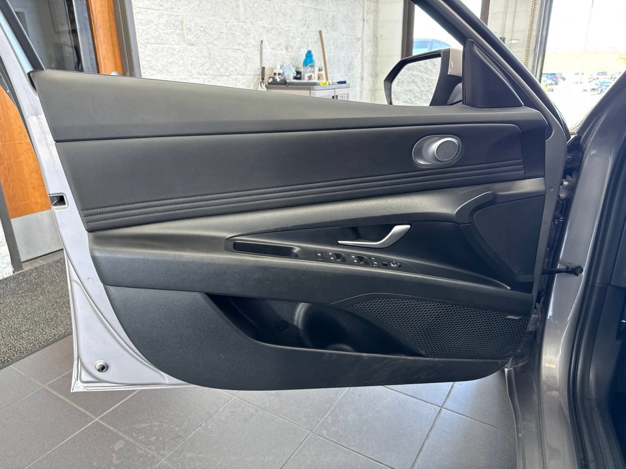 Used 2024 Hyundai Elantra Limited FWD image 33