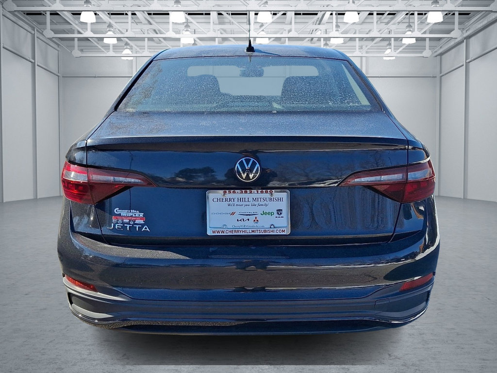 Used 2024 Volkswagen Jetta S image 4