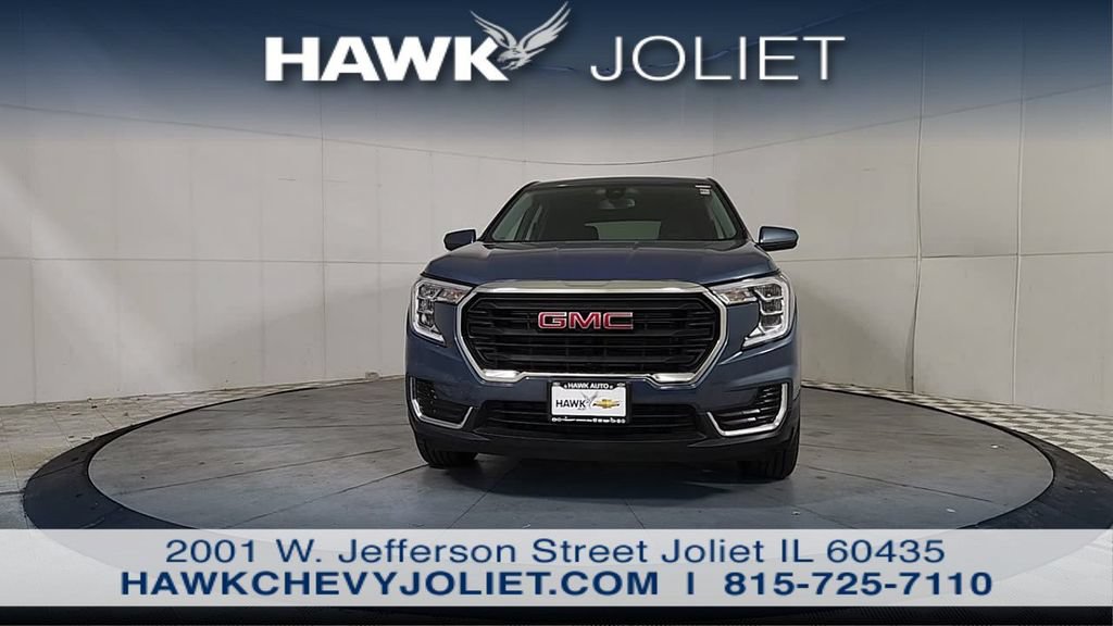 Used 2024 GMC Terrain SLE AWD/4WD image 3