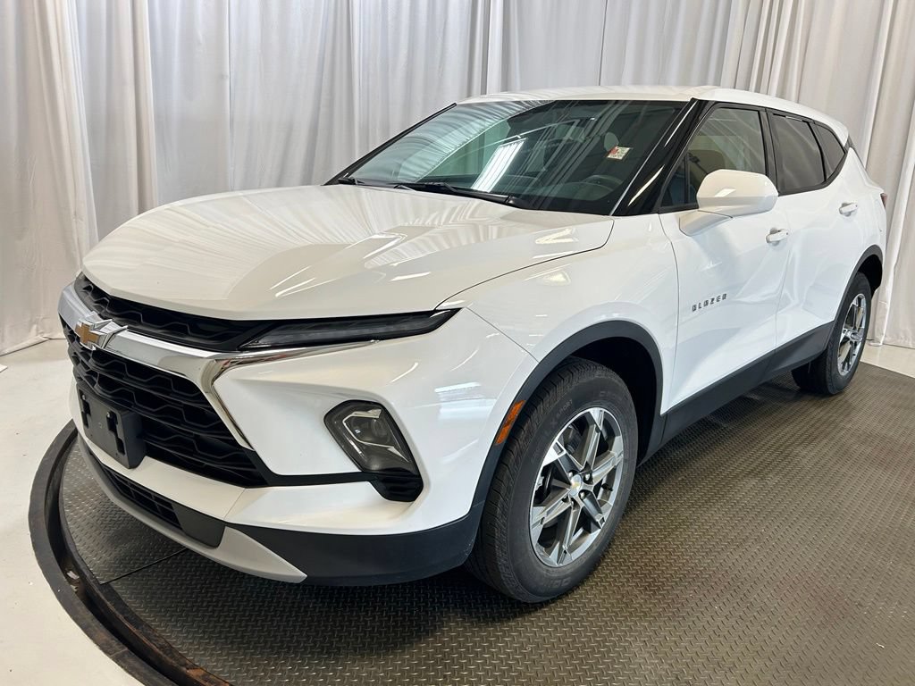 Used 2025 Chevrolet Blazer LT FWD image 26