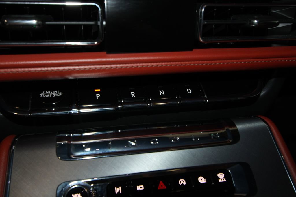 Used 2025 Lincoln Aviator Reserve w/ Jet Appearance Package image 16