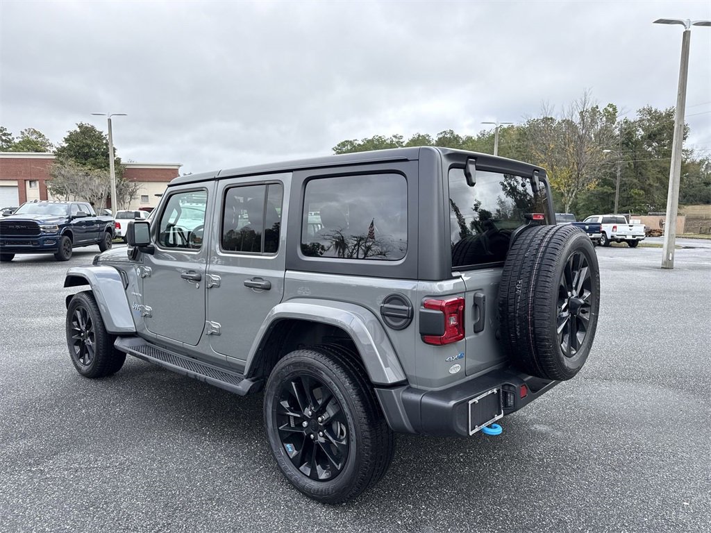 Used 2022 Jeep Wrangler Unlimited Sahara w/ Cold Weather Group image 5