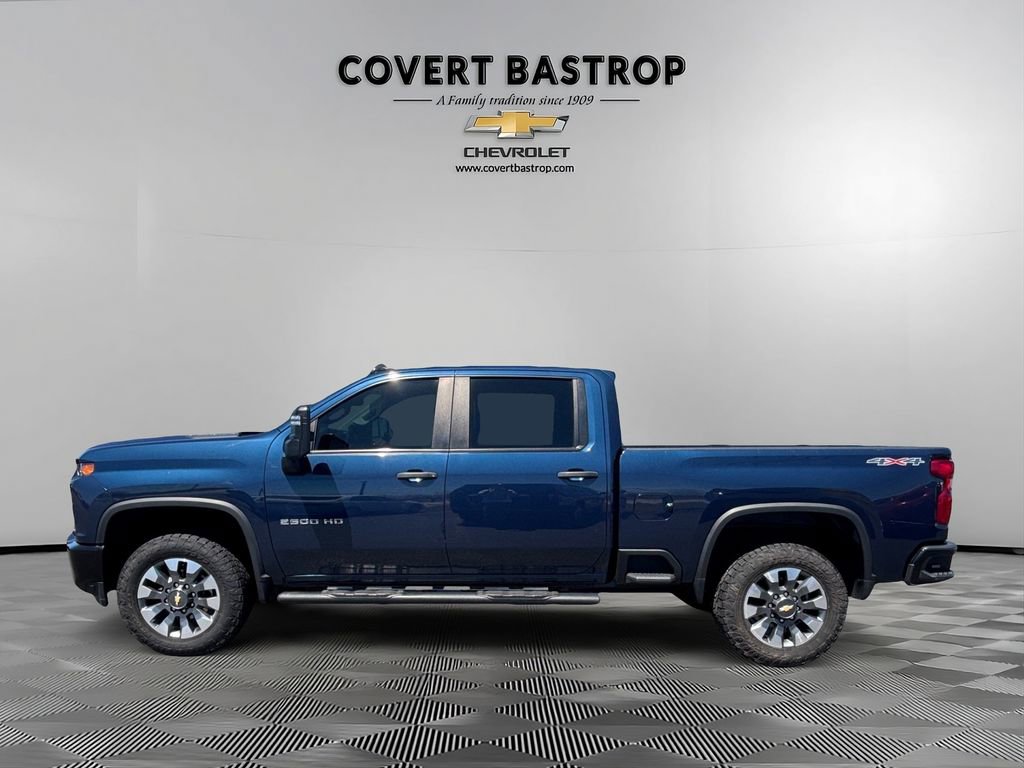 Used 2022 Chevrolet Silverado 2500 Custom w/ Custom Value Package image 3