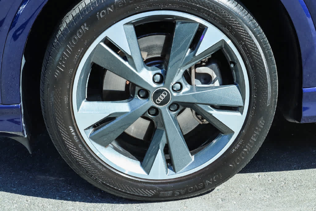 Used 2022 Audi Q4 e-tron Premium Plus AWD/4WD image 10