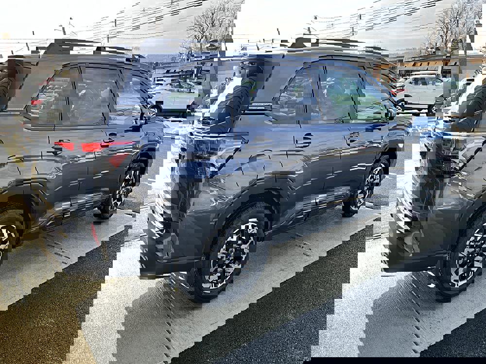 Used 2025 Subaru Forester Premium image 12