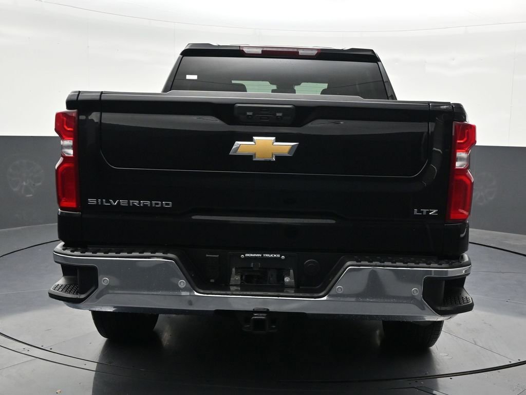 Used 2025 Chevrolet Silverado 1500 LTZ AWD/4WD image 4
