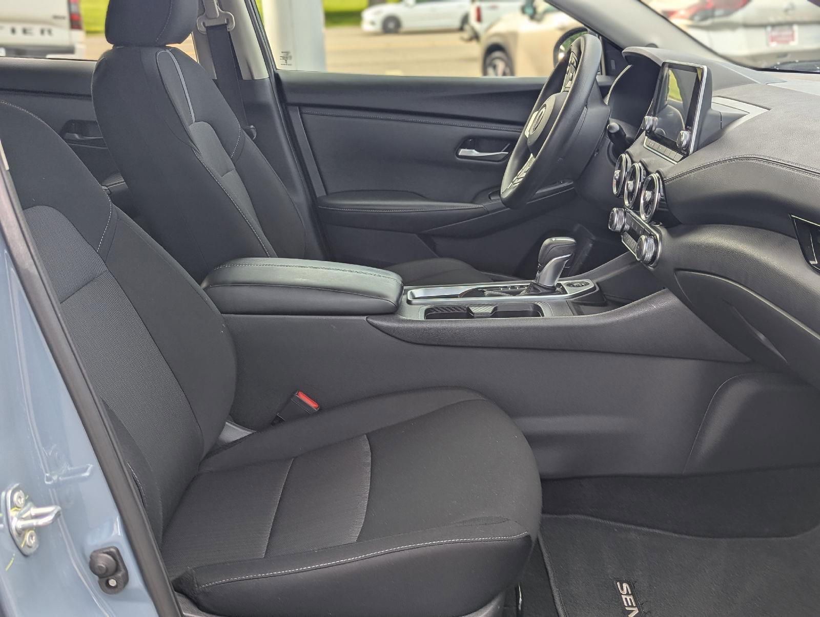 Used 2024 Nissan Sentra SV FWD image 14