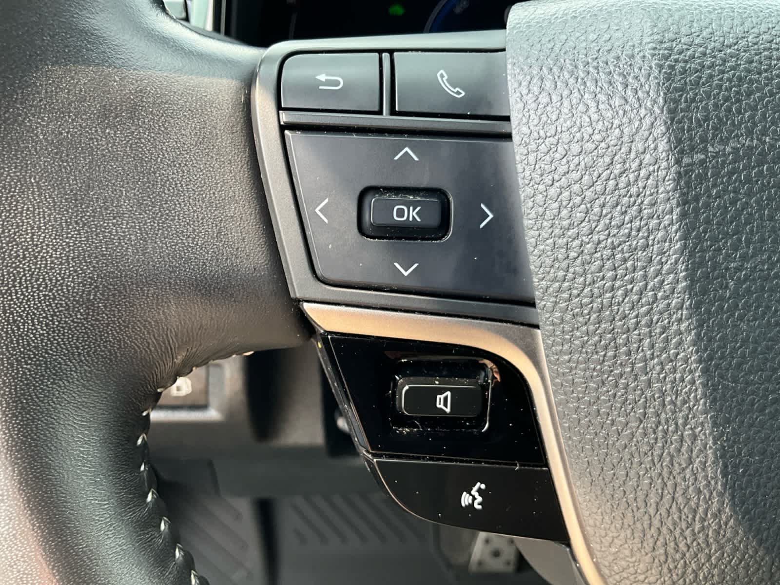 Used 2025 Toyota Camry SE FWD image 21