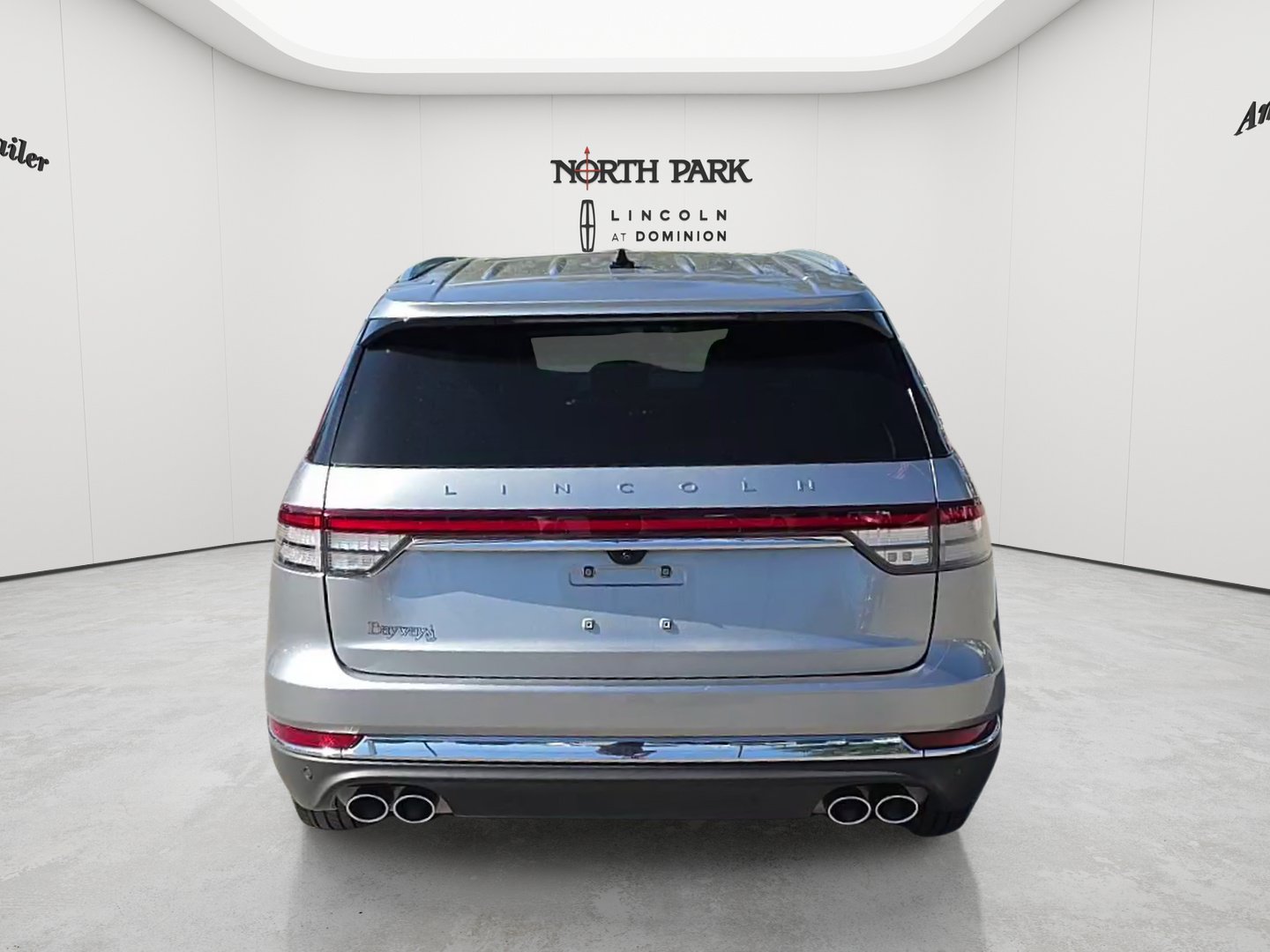 Used 2023 Lincoln Aviator Reserve w/ Elements Package Plus RWD image 4