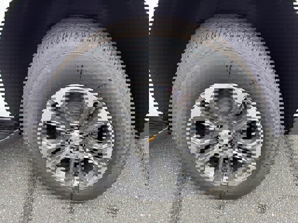 New 2026 Chevrolet Suburban LT w/ Comfort Package image 32