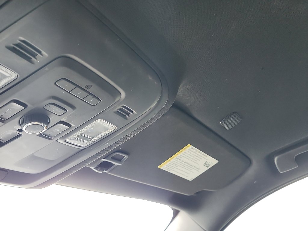 Used 2022 Chevrolet Suburban Premier AWD/4WD image 32