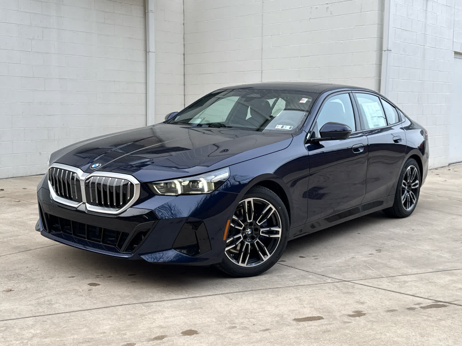 Used 2026 BMW 530i xDrive w/ M Sport Package AWD/4WD image 1