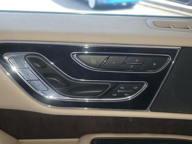 Used 2019 Lincoln Navigator Select w/ Technology Package RWD image 30