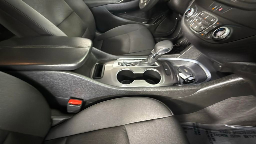 Used 2022 Chevrolet Malibu LT FWD image 33