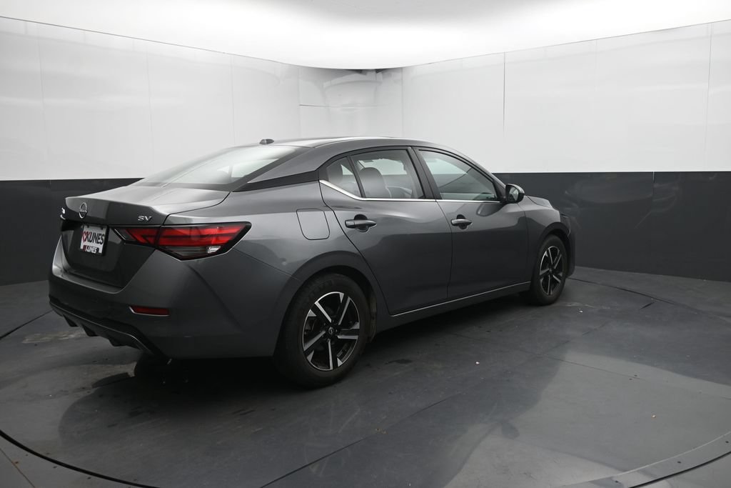 Used 2024 Nissan Sentra SV FWD image 12