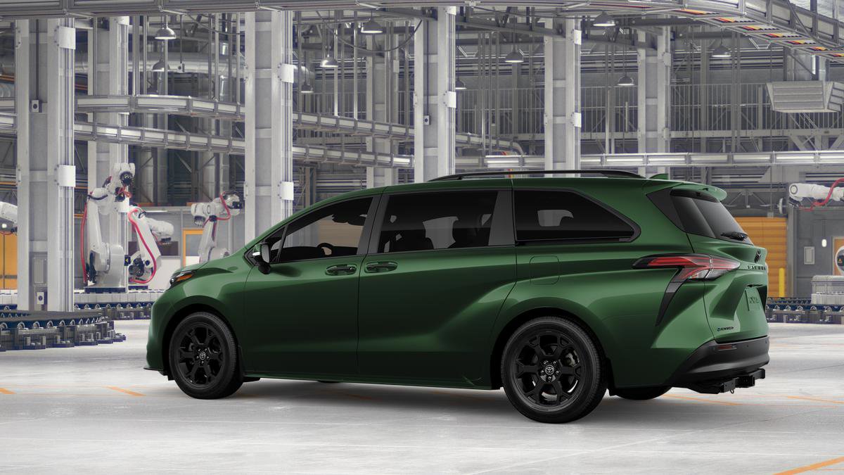 New 2026 Toyota Sienna XLE Woodland Edition image 5