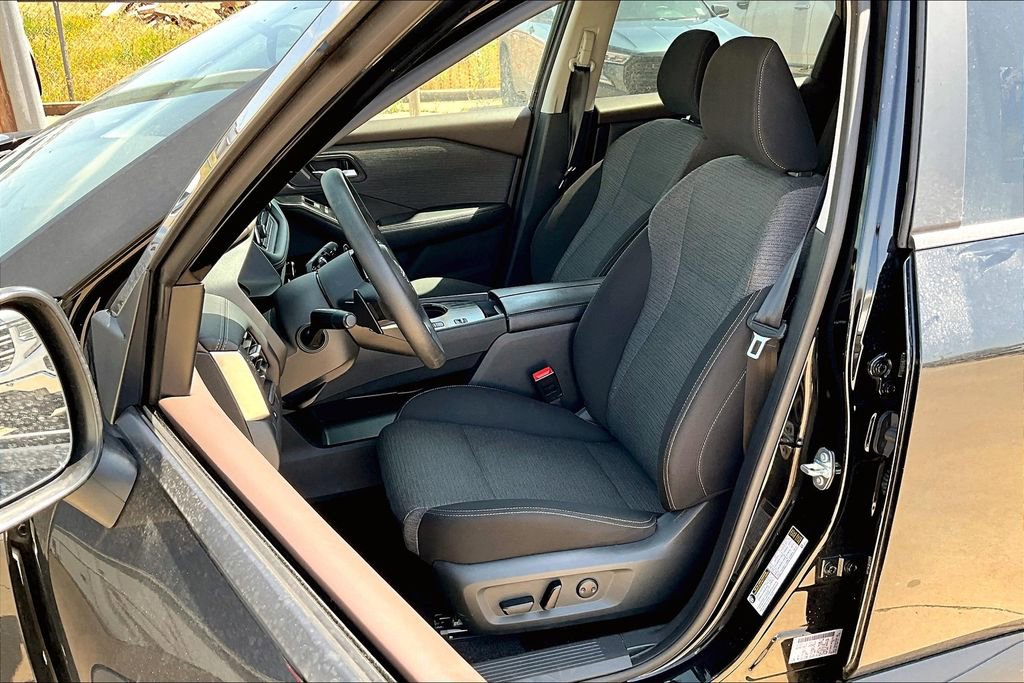 Used 2023 Nissan Rogue SV image 32