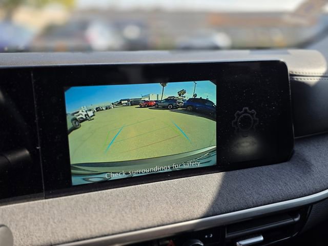 Used 2025 Nissan Kicks SV image 27