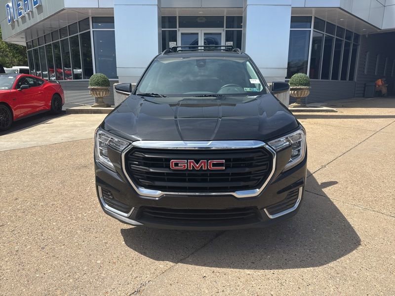 Used 2022 GMC Terrain SLE w/ Driver Convenience Package AWD/4WD image 2
