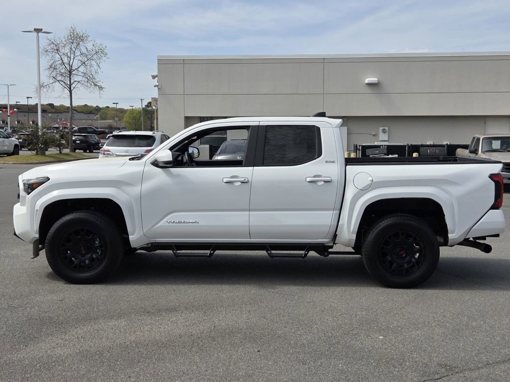 Used 2025 Toyota Tacoma SR5 image 2