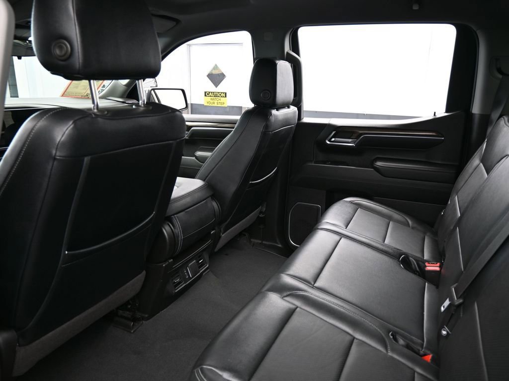 Used 2023 Chevrolet Silverado 1500 LT image 32