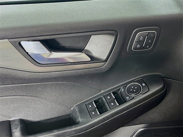 Used 2022 Ford Escape Titanium w/ Class II Trailer Tow Package image 19