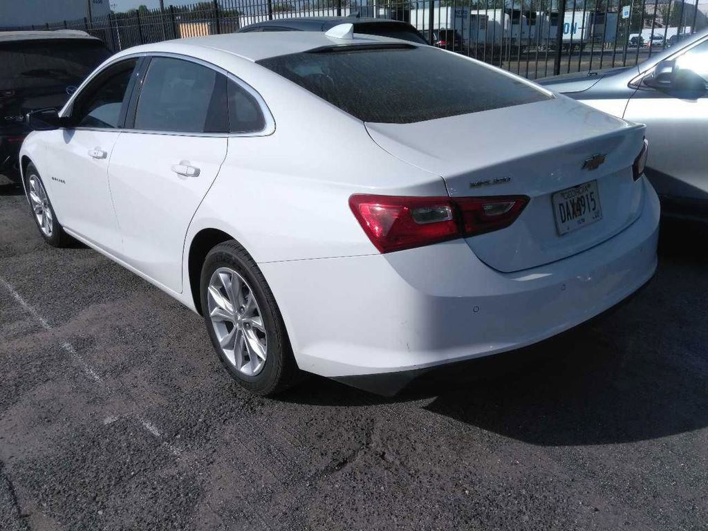 Used 2025 Chevrolet Malibu LT FWD image 3