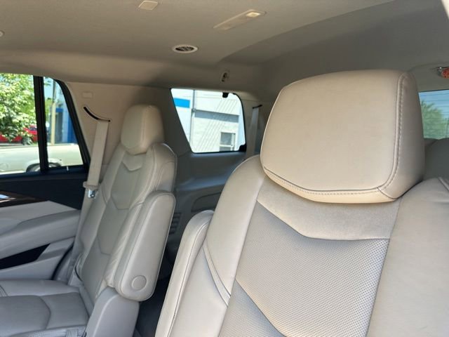 Used 2020 Cadillac Escalade Premium Luxury AWD/4WD image 11