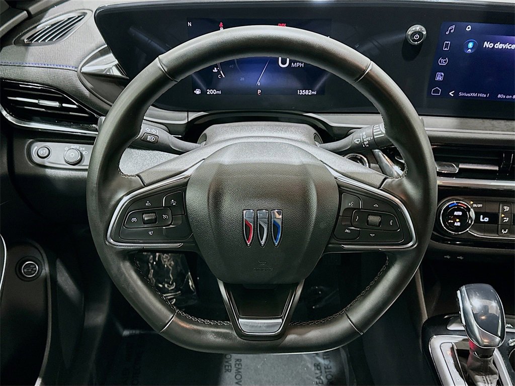 Used 2025 Buick Envista Sport Touring w/ Convenience II Package image 9