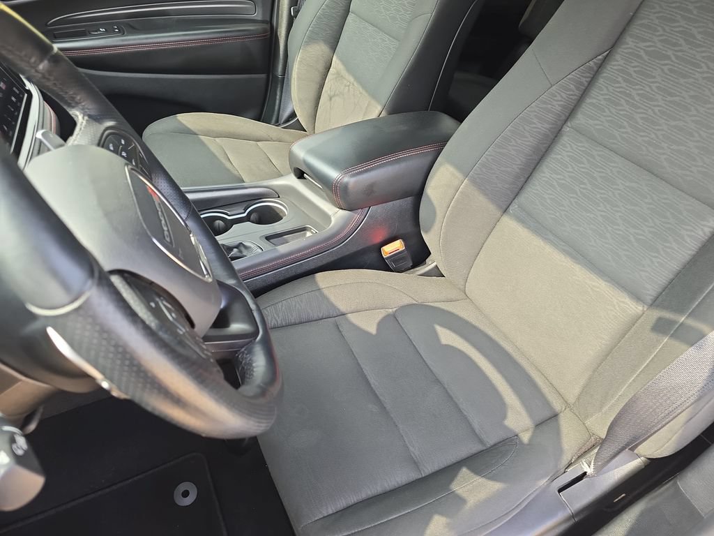 Used 2025 Dodge Durango GT RWD image 16