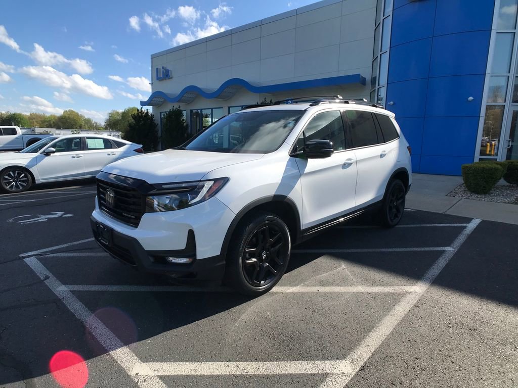 Certified 2024 Honda Passport Black Edition image 3