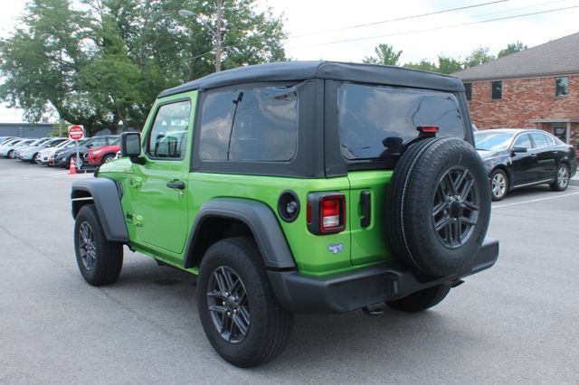 Used 2025 Jeep Wrangler Sport AWD/4WD image 30