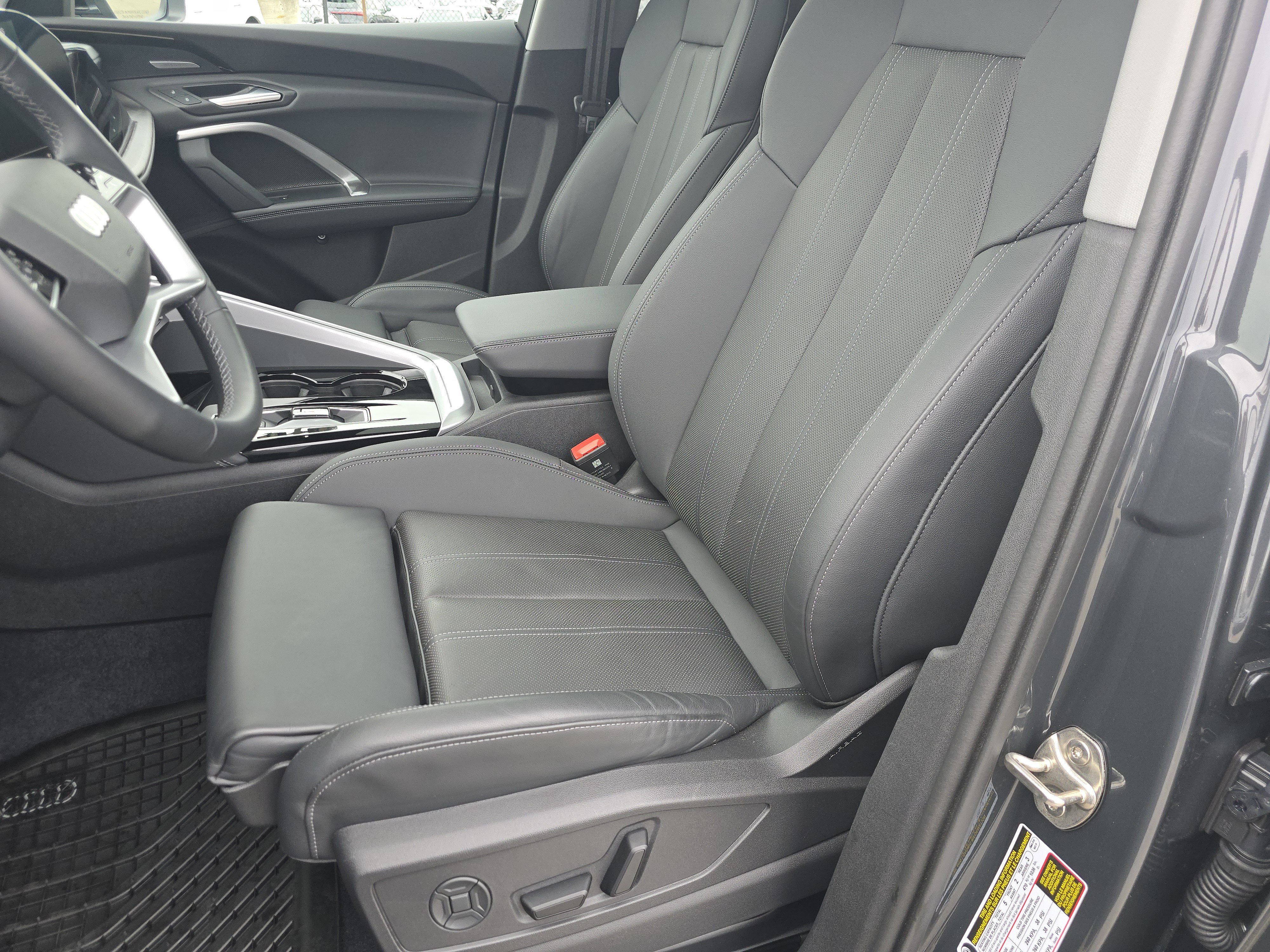 Certified 2025 Audi Q5 Premium Plus w/ Premium Plus AWD/4WD image 22