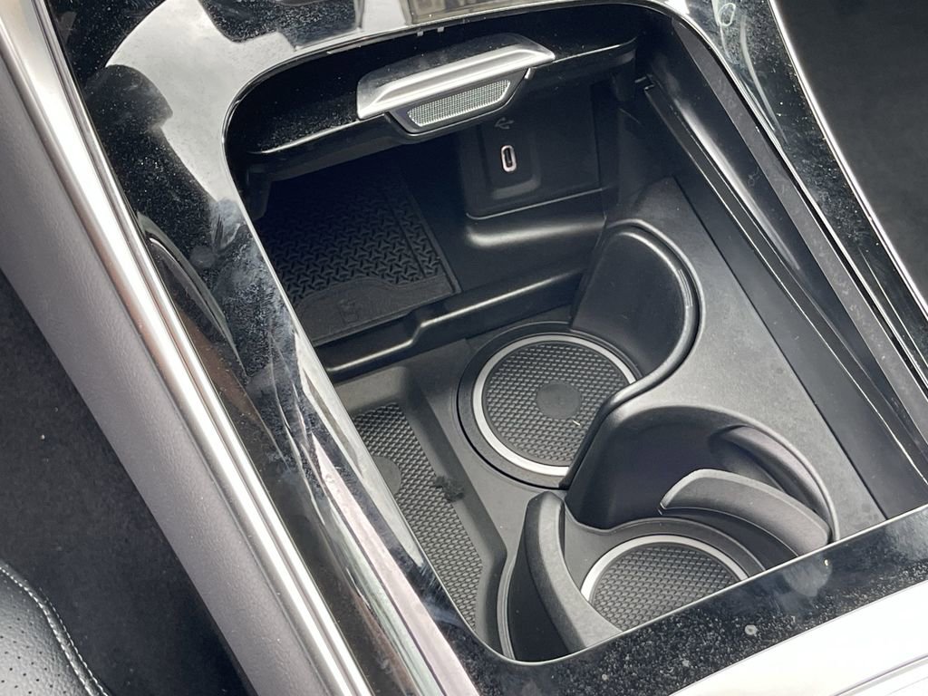 Used 2025 Mercedes-Benz GLC 300 4MATIC image 24