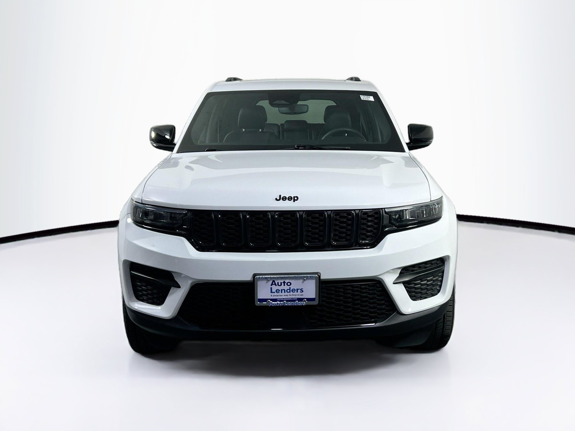 Used 2023 Jeep Grand Cherokee Altitude AWD/4WD image 2