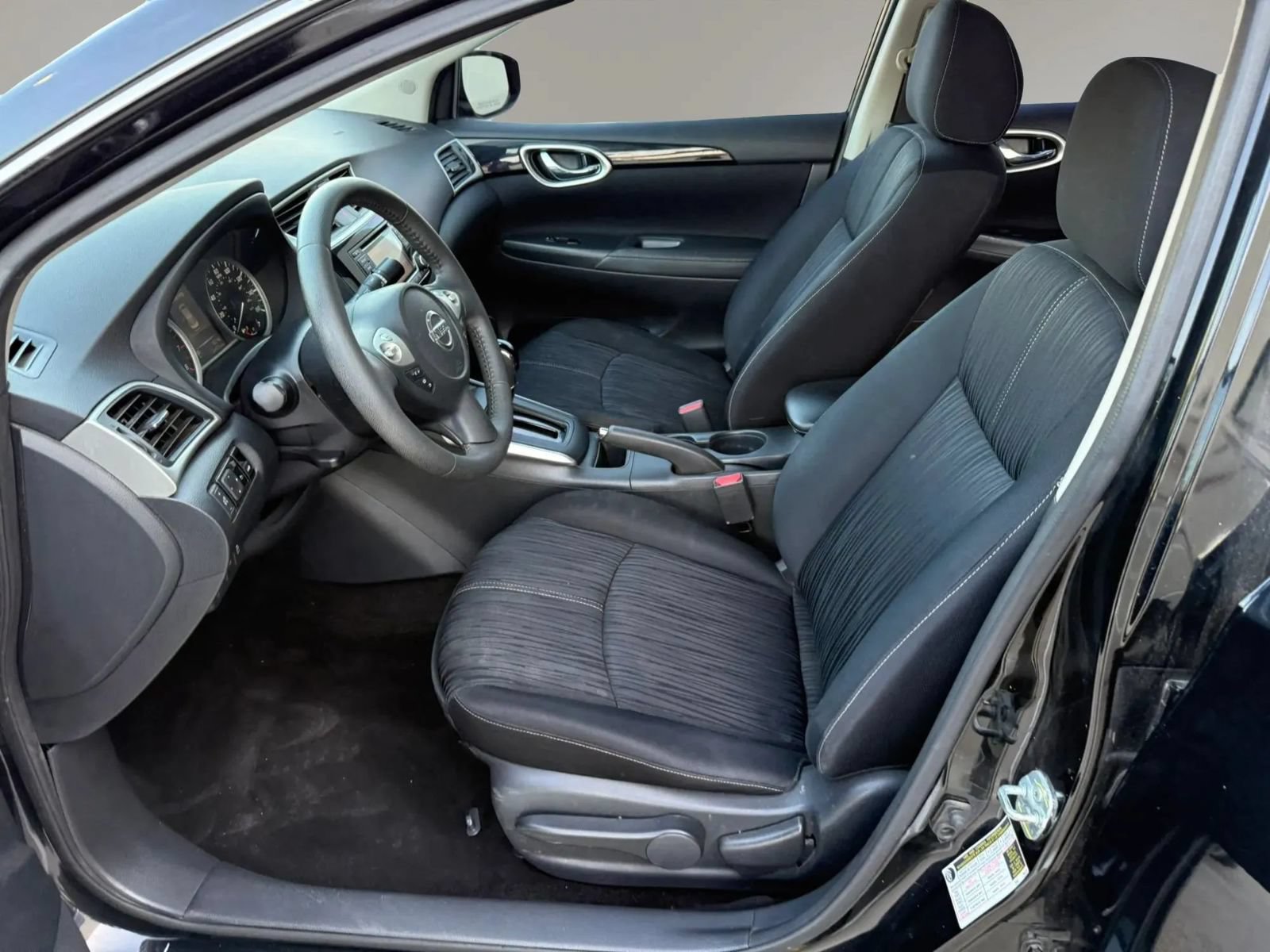 Used 2016 Nissan Sentra SV FWD image 11