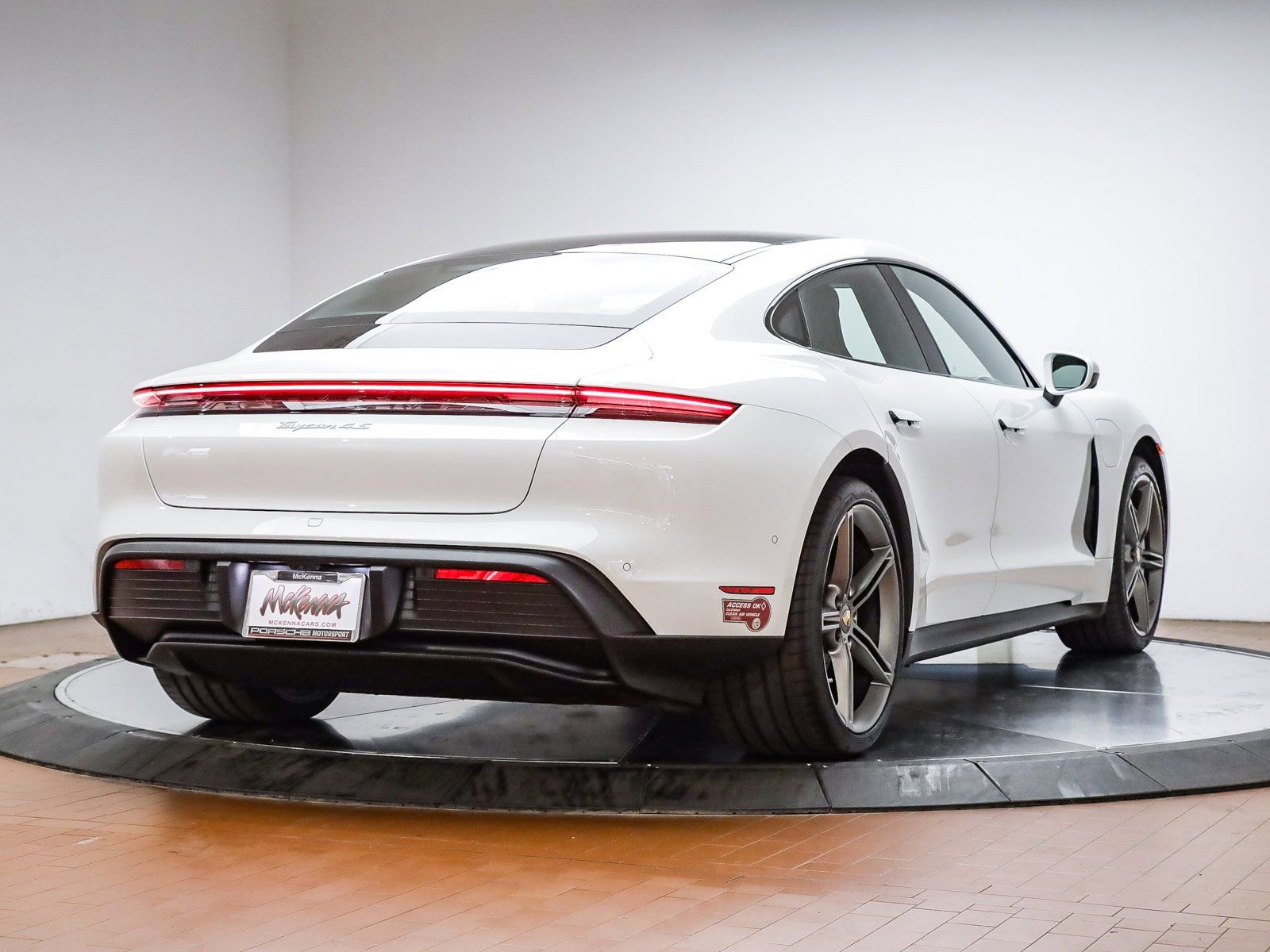 Certified 2022 Porsche Taycan 4S AWD/4WD image 6