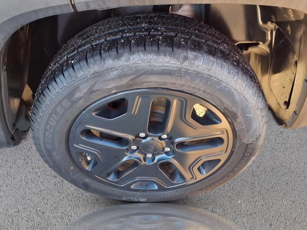 Used 2020 Jeep Renegade Sport image 31