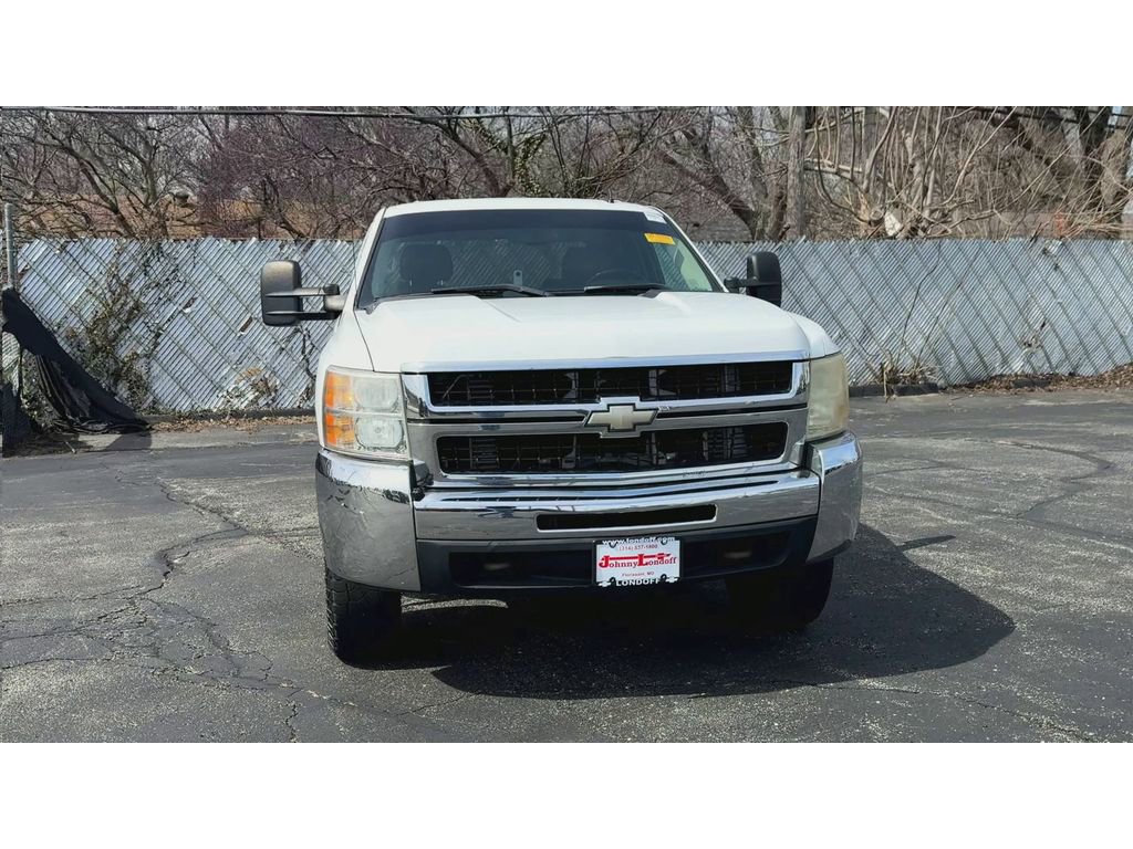 Used 2010 Chevrolet Silverado 2500 LT w/ Interior Plus Package AWD/4WD image 3