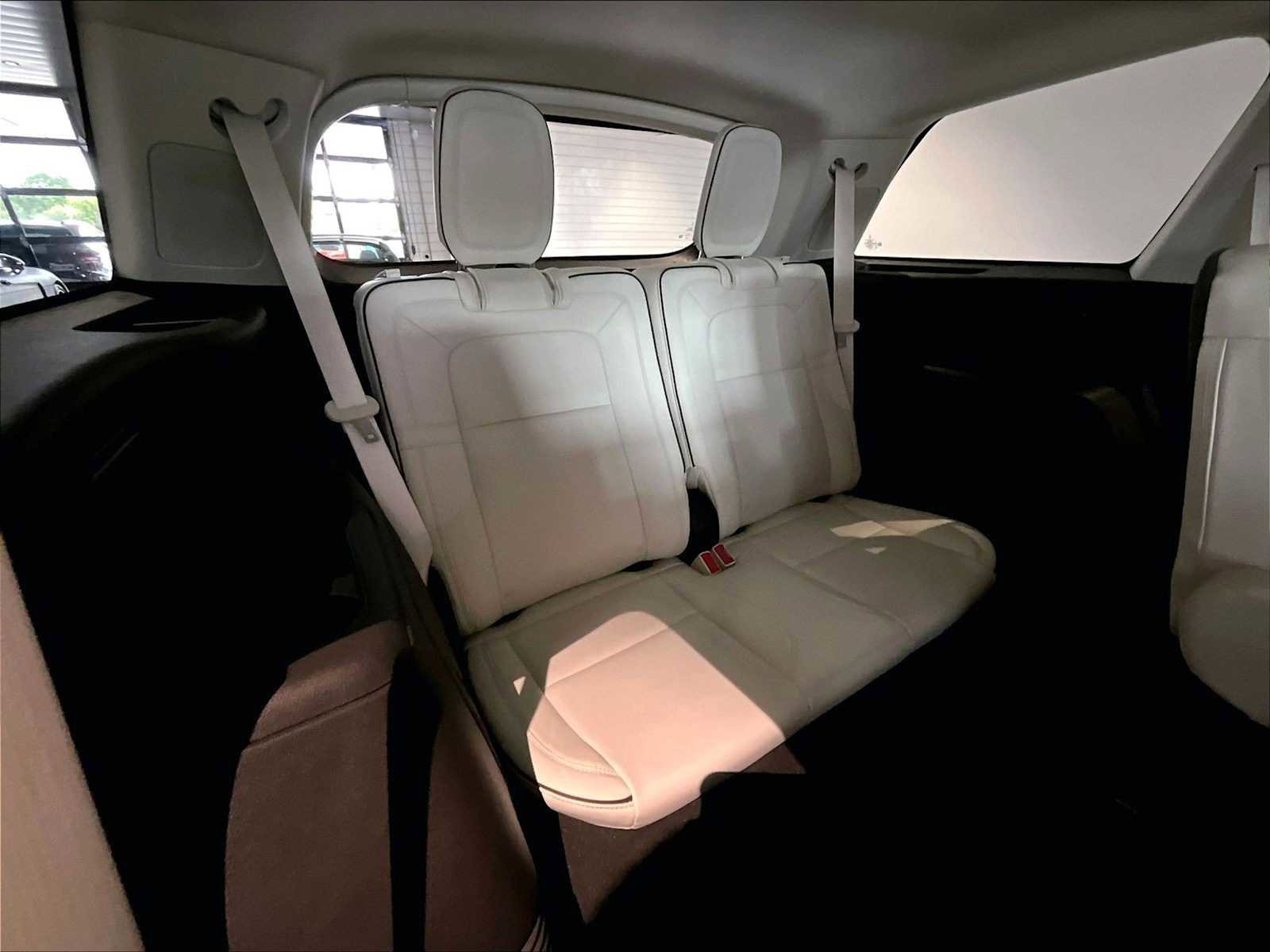 Used 2024 Lincoln Aviator Black Label AWD/4WD image 33