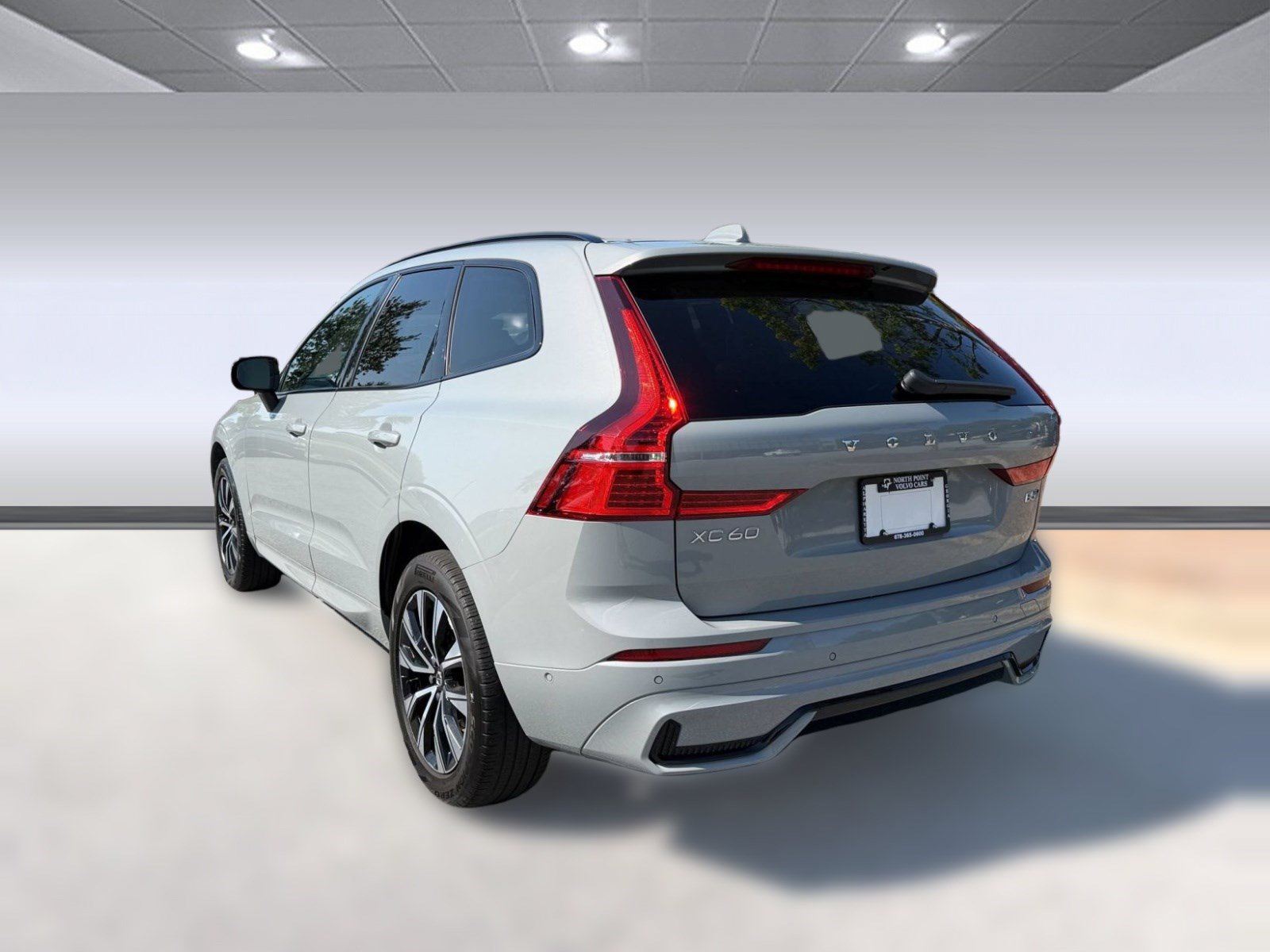 Certified 2024 Volvo XC60 B5 Plus w/ Climate Package AWD/4WD image 3