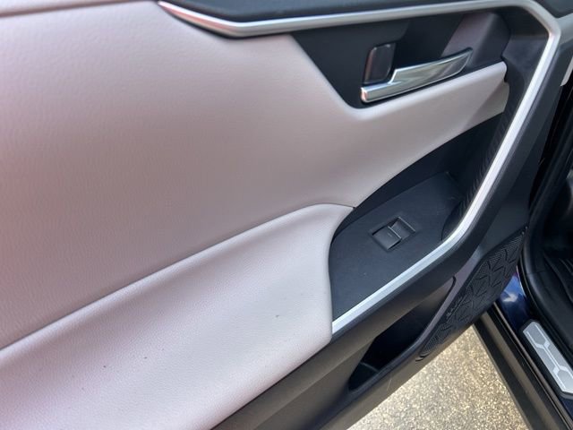 Used 2023 Toyota RAV4 XLE Premium image 22