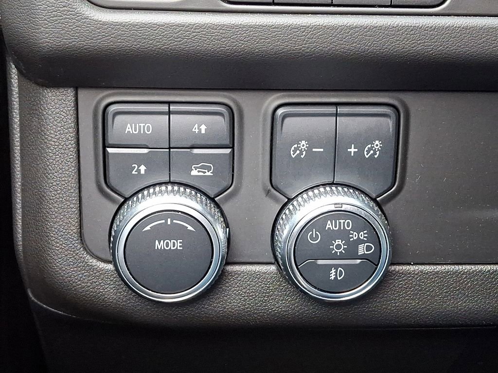 Used 2022 GMC Yukon SLT w/ SLT Luxury Package image 26