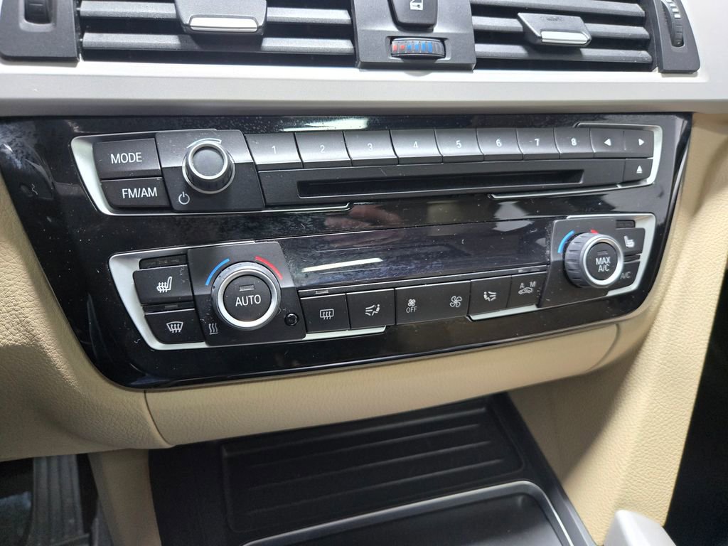 Used 2018 BMW 320i xDrive Sedan w/ Convenience Package image 26