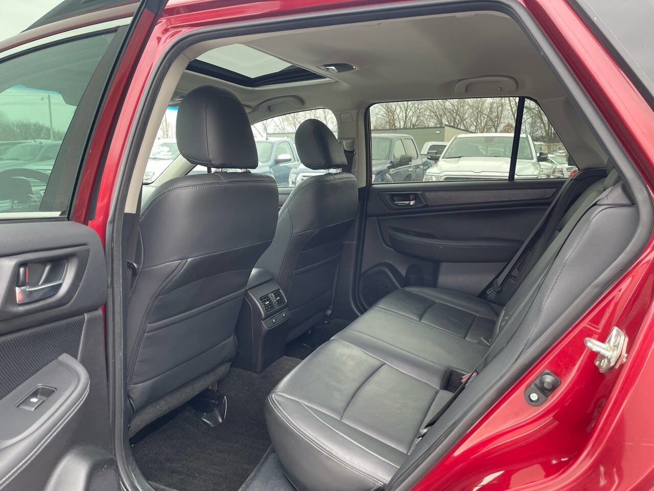 Used 2015 Subaru Outback 2.5i Limited image 16