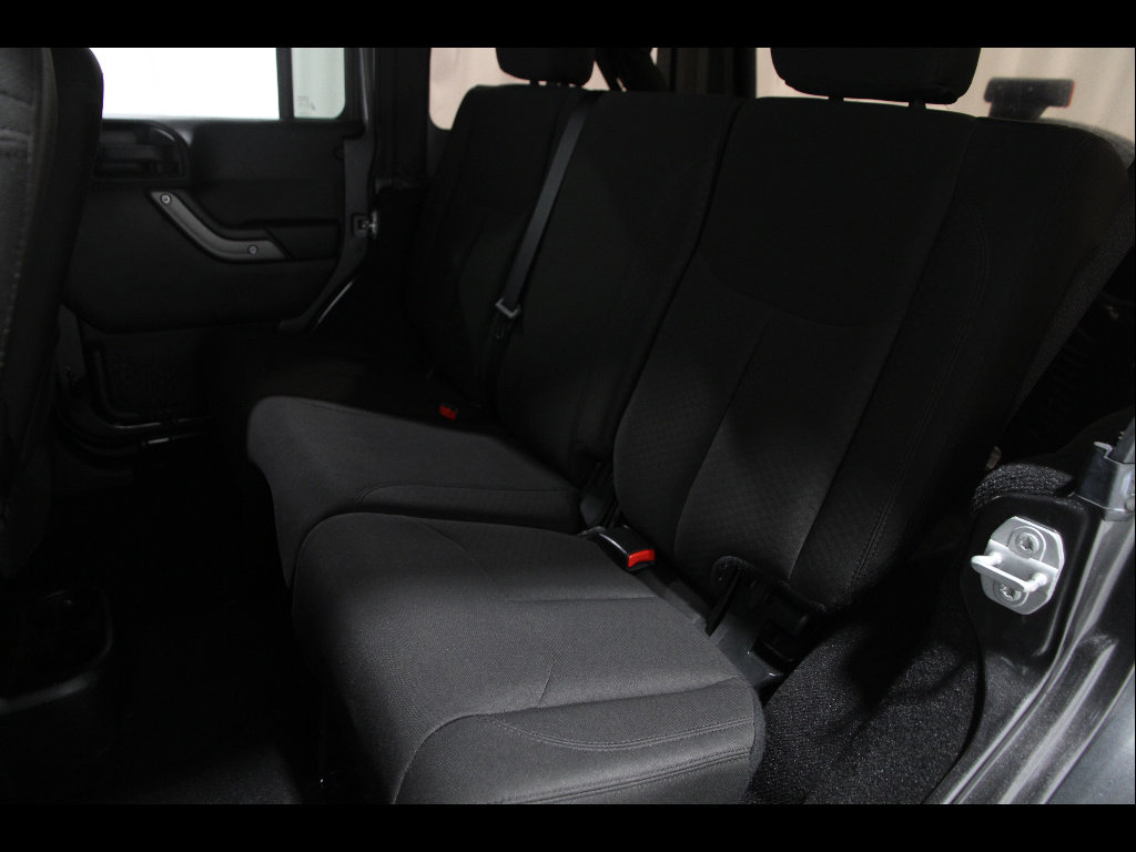 Used 2018 Jeep Wrangler Unlimited Sport S image 15