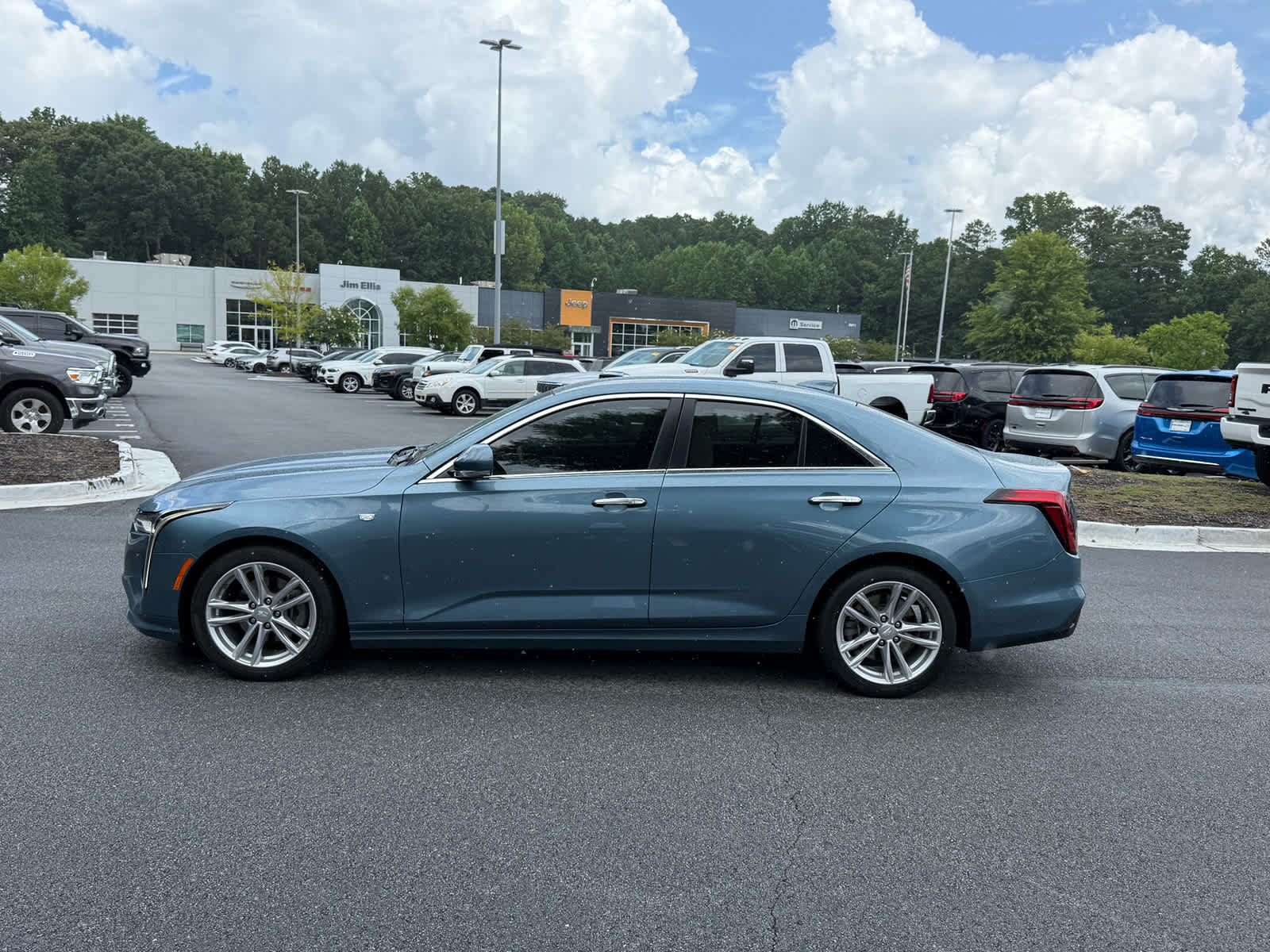 Used 2023 Cadillac CT4 Luxury RWD image 2