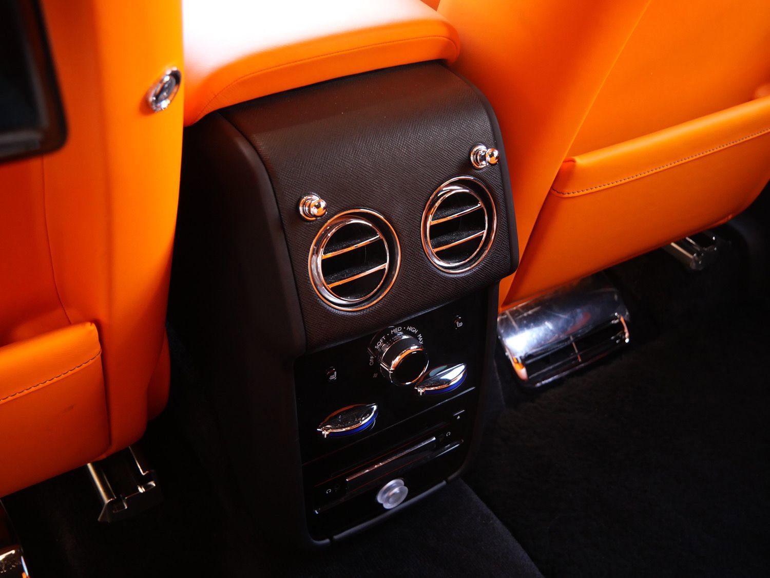 Certified 2024 Rolls-Royce Cullinan Black Badge image 27