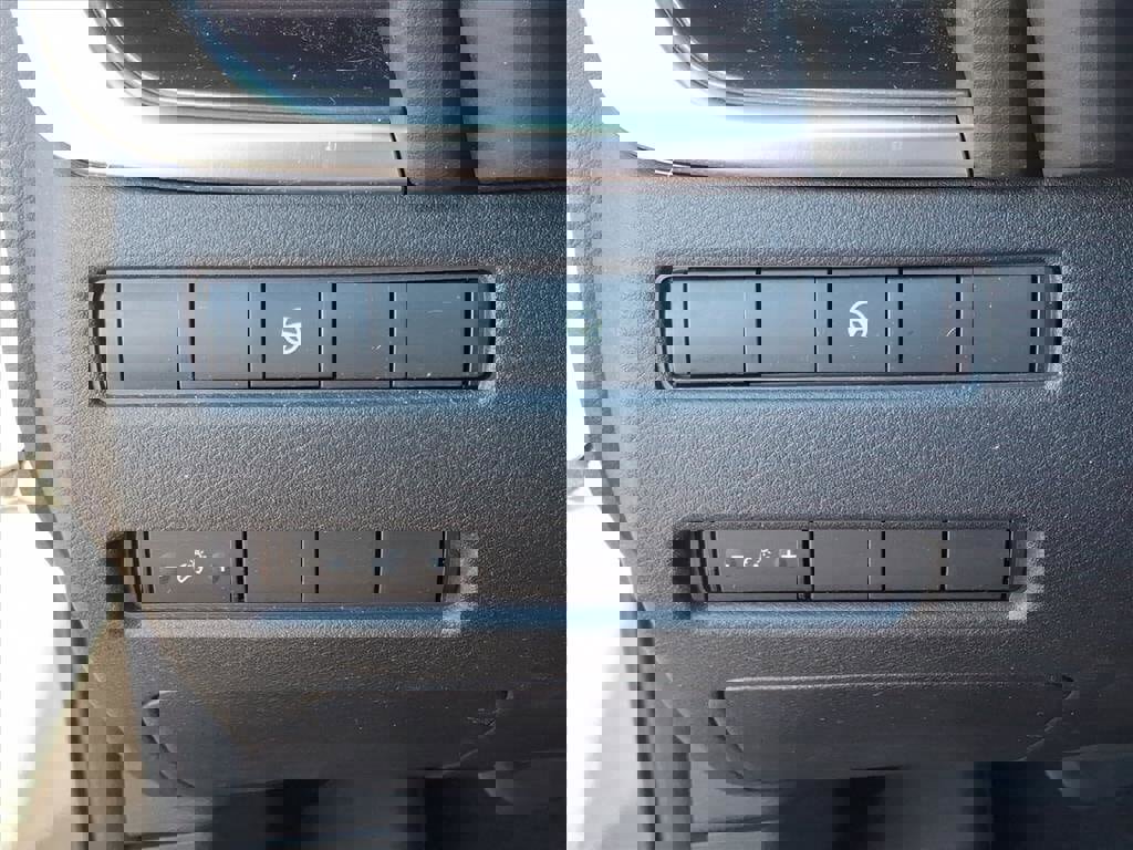 Used 2021 Nissan Rogue SV image 21