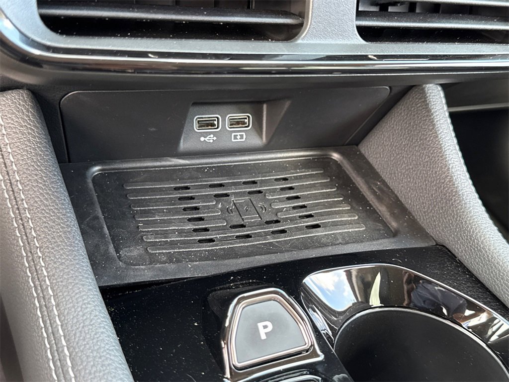 New 2025 VinFast VF 8 Eco image 28